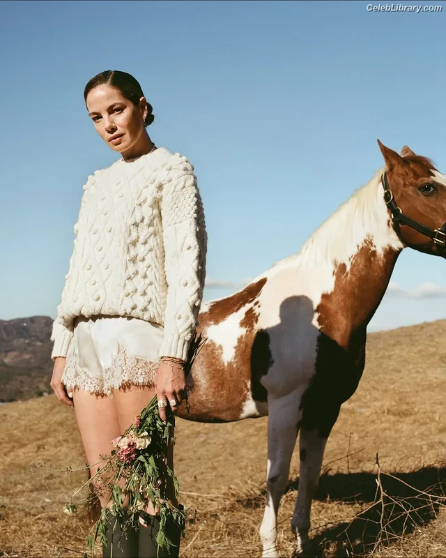 Michelle Monaghan photo 22 of 1010