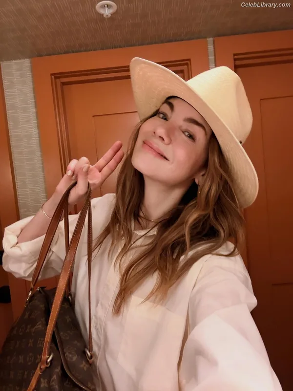 Michelle Monaghan photo 19 of 1010