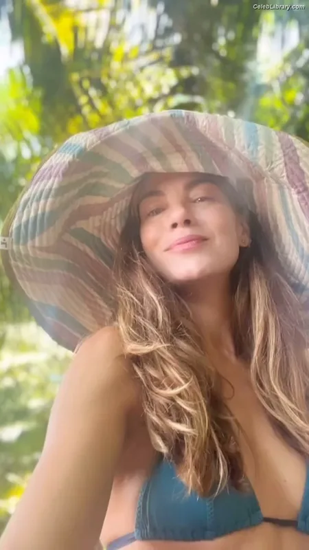 Michelle Monaghan photo 18 of 1010