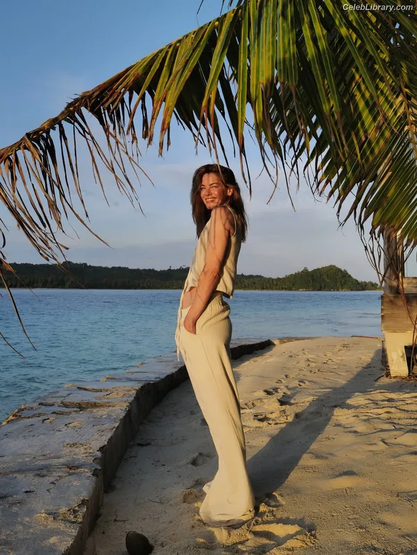 Michelle Monaghan photo 12 of 1010