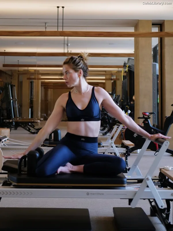 Michelle Monaghan photo 17 of 1010