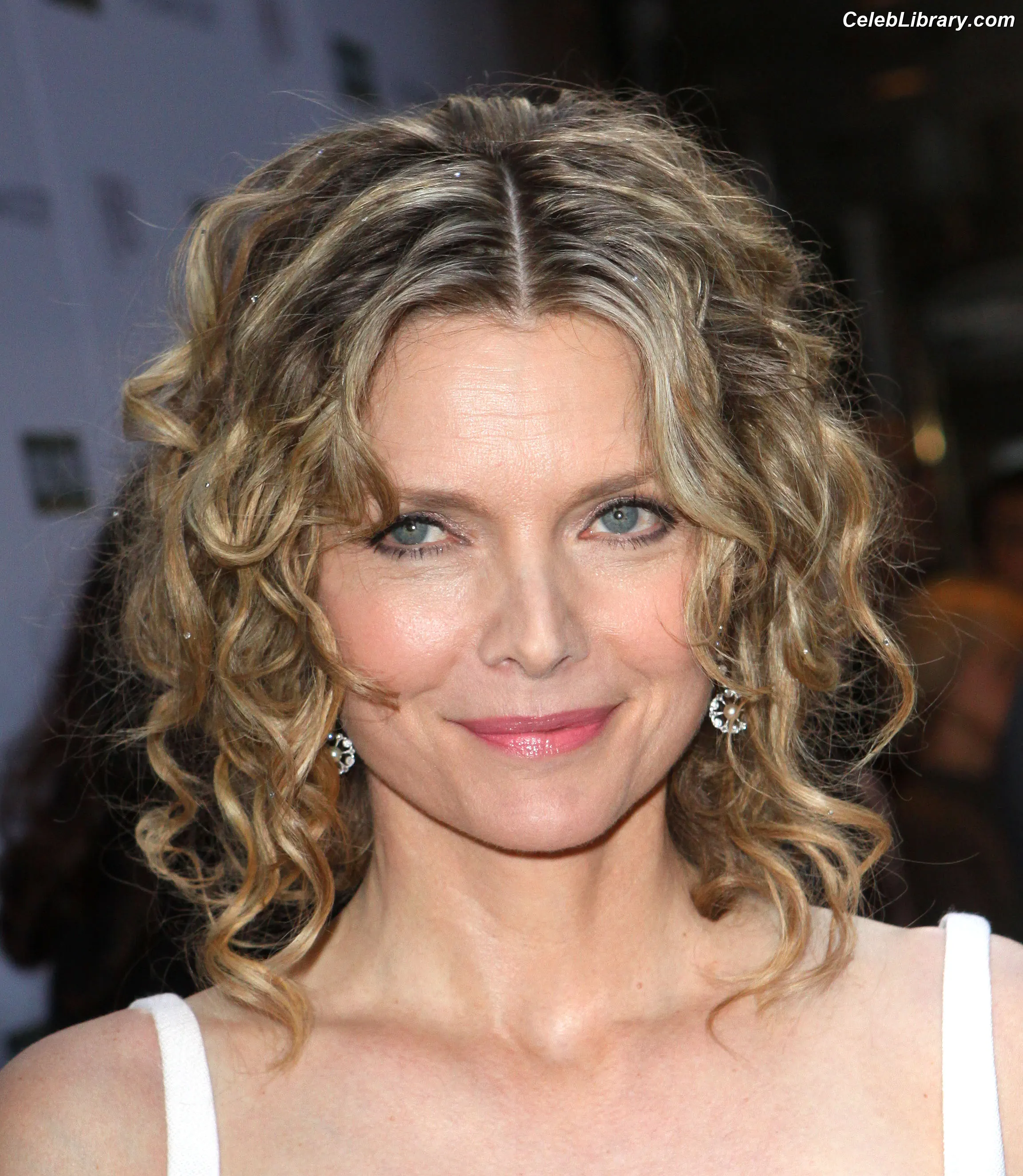 Michelle Pfeiffer photo 13 of 50
