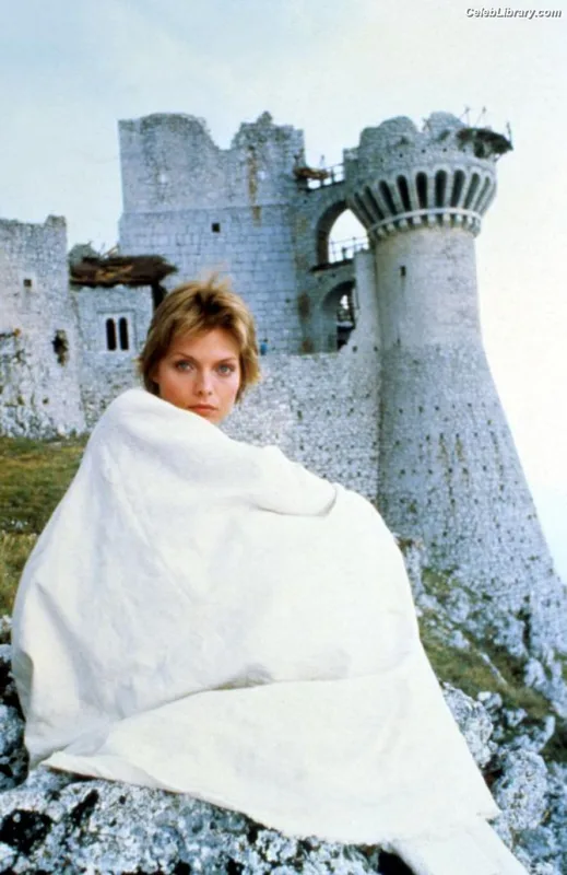 Michelle Pfeiffer photo 15 of 51