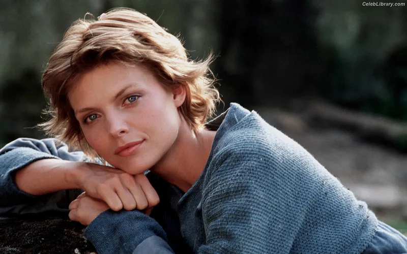 Michelle Pfeiffer photo 16 of 51