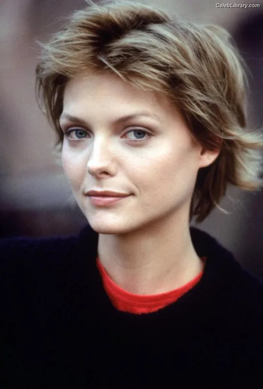 Michelle Pfeiffer photo 18 of 51
