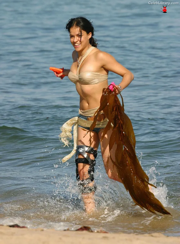 Michelle Rodriguez photo 2 of 131
