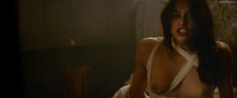 Michelle Rodriguez photo 8 of 131