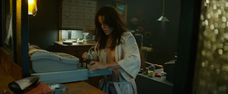 Michelle Rodriguez photo 21 of 131