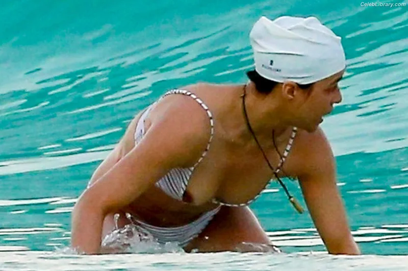 Michelle Rodriguez photo 7 of 131