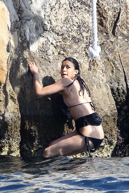 Michelle Rodriguez photo 15 of 131