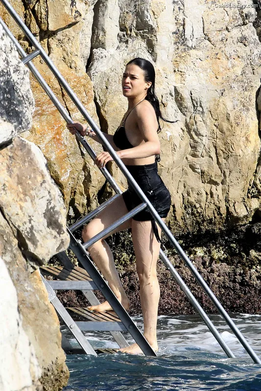 Michelle Rodriguez photo 16 of 131