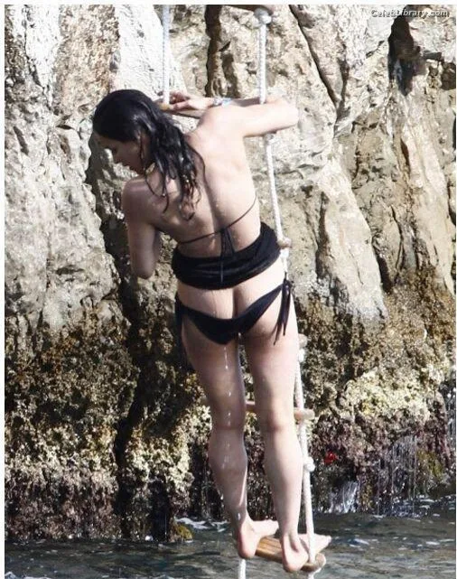 Michelle Rodriguez photo 10 of 131