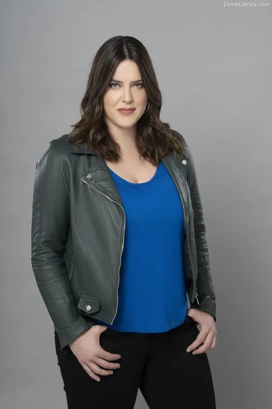 Michelle Ryan photo 6 of 94