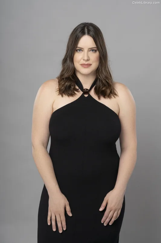 Michelle Ryan photo 8 of 94