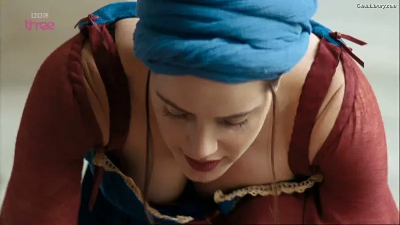 Michelle Ryan photo 17 of 94