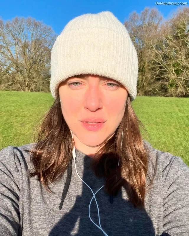 Michelle Ryan photo 1 of 94