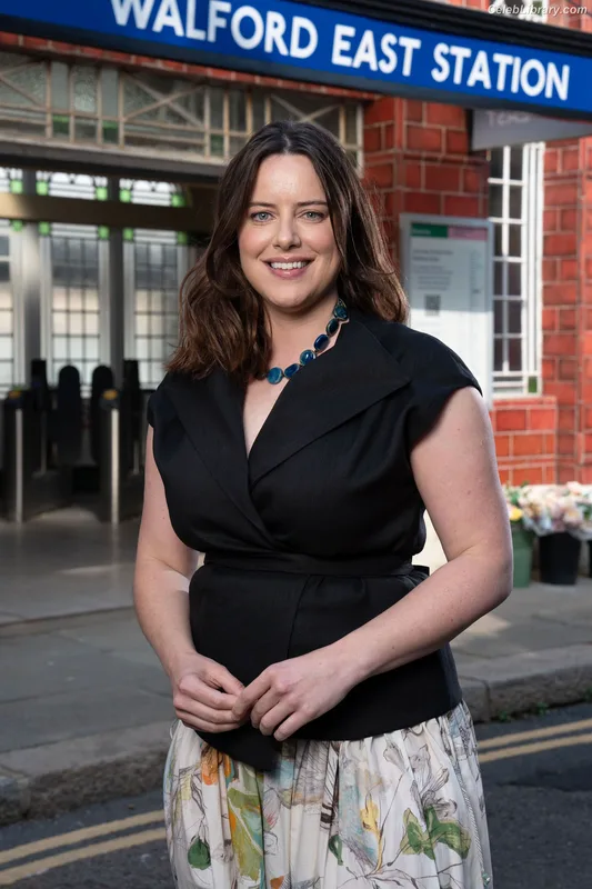 Michelle Ryan photo 22 of 94