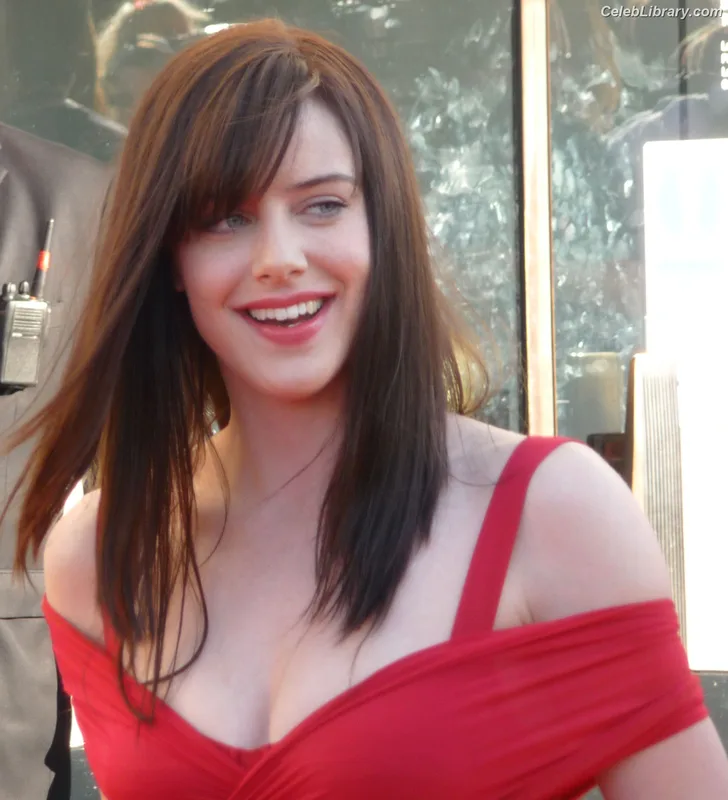 Michelle Ryan photo 6 of 94