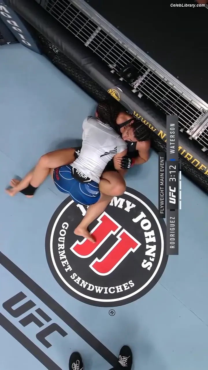 Michelle Waterson photo 3 of 134