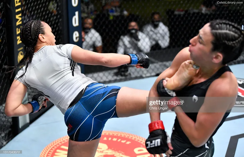Michelle Waterson photo 16 of 133