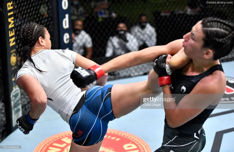 Michelle Waterson photo 17 of 133