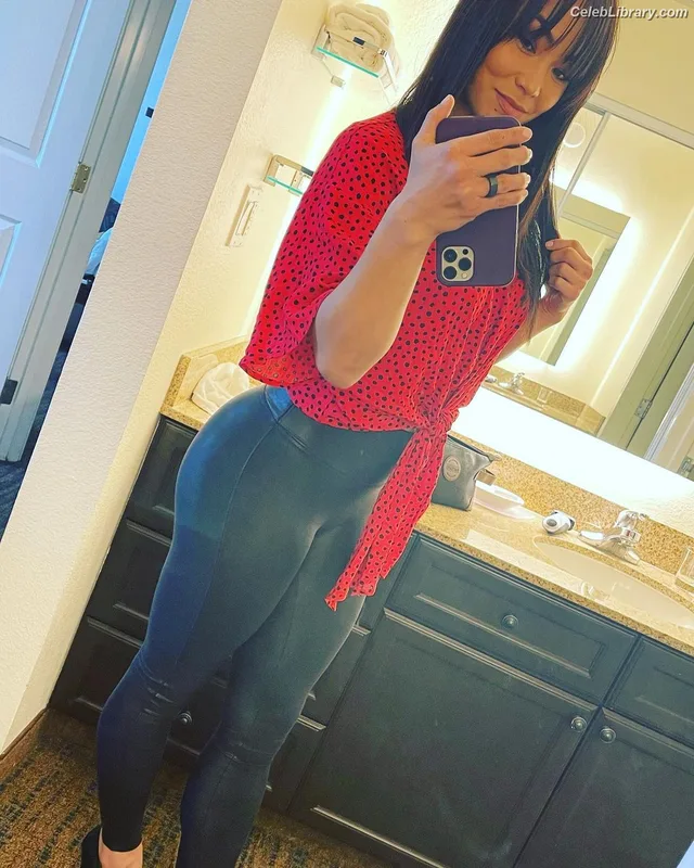 Michelle Waterson photo 6 of 133