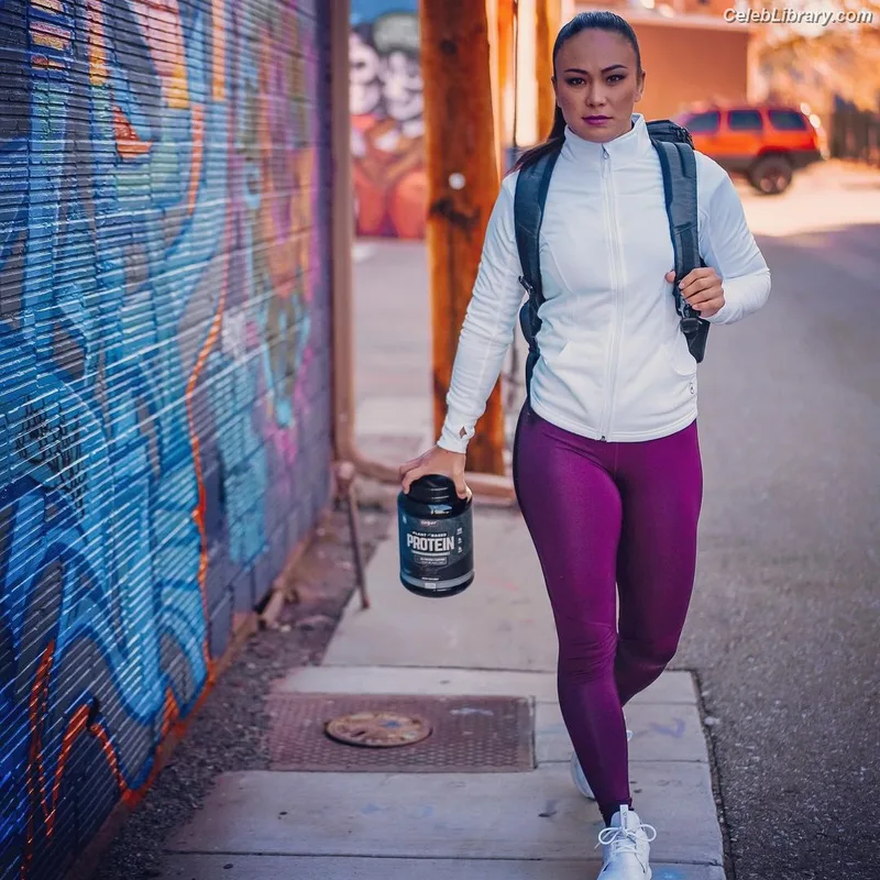 Michelle Waterson photo 9 of 133