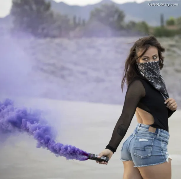 Michelle Waterson photo 4 of 133