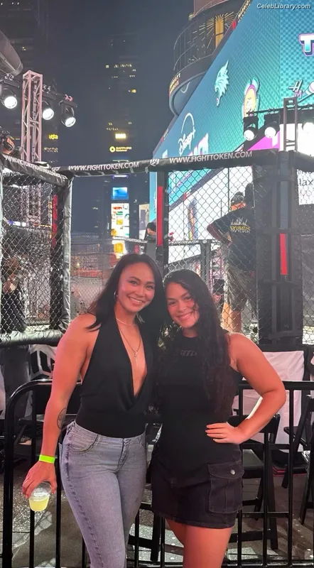 Michelle Waterson photo 5 of 133