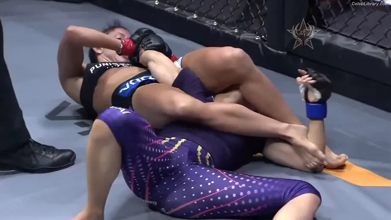Michelle Waterson photo 19 of 133