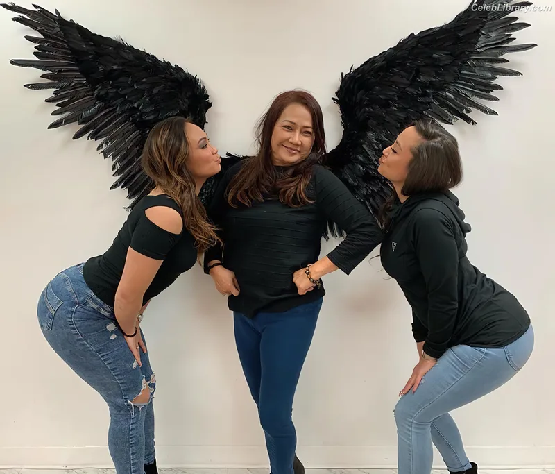 Michelle Waterson photo 9 of 133