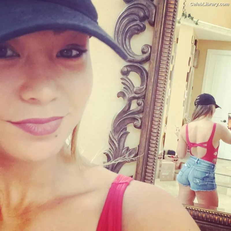Michelle Waterson photo 10 of 133