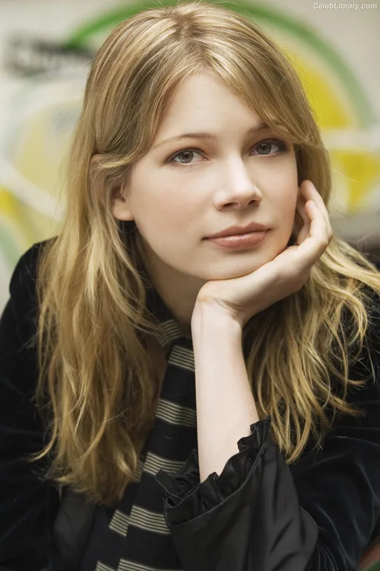Michelle Williams photo 2 of 38