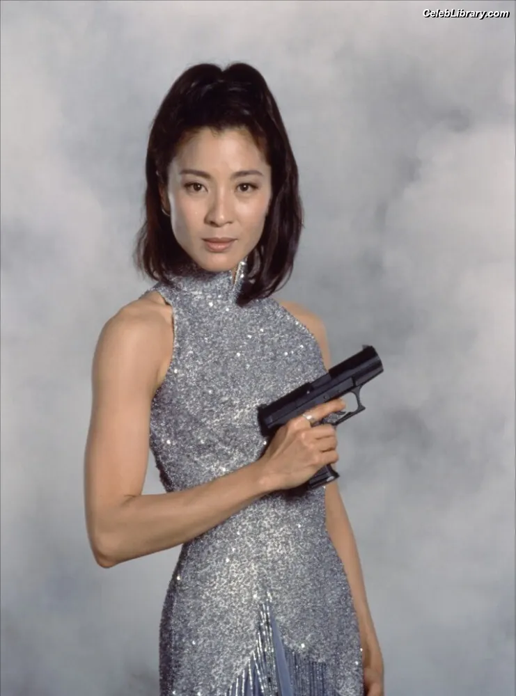 Michelle Yeoh photo 19 of 237