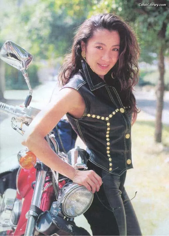 Michelle Yeoh photo 20 of 237