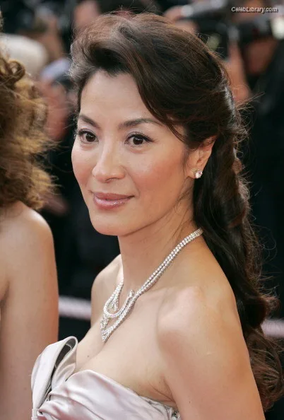 Michelle Yeoh photo 5 of 238