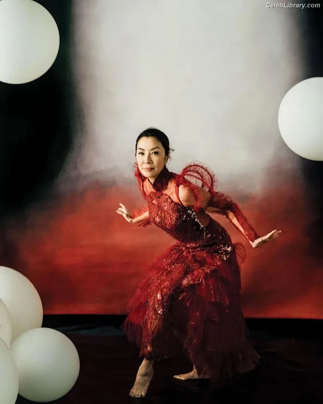 Michelle Yeoh photo 19 of 238