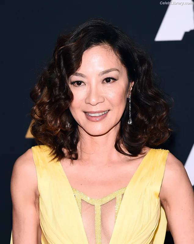 Michelle Yeoh photo 5 of 238