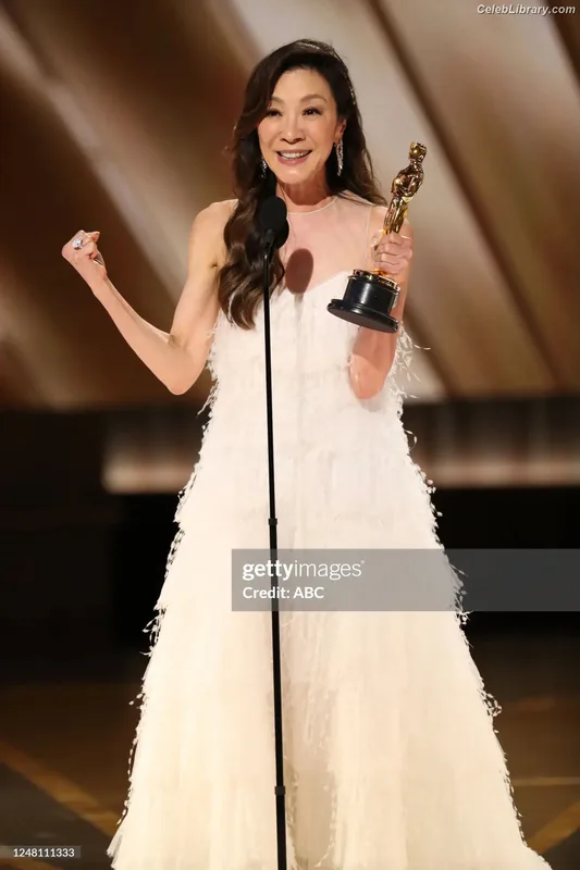 Michelle Yeoh photo 2 of 238
