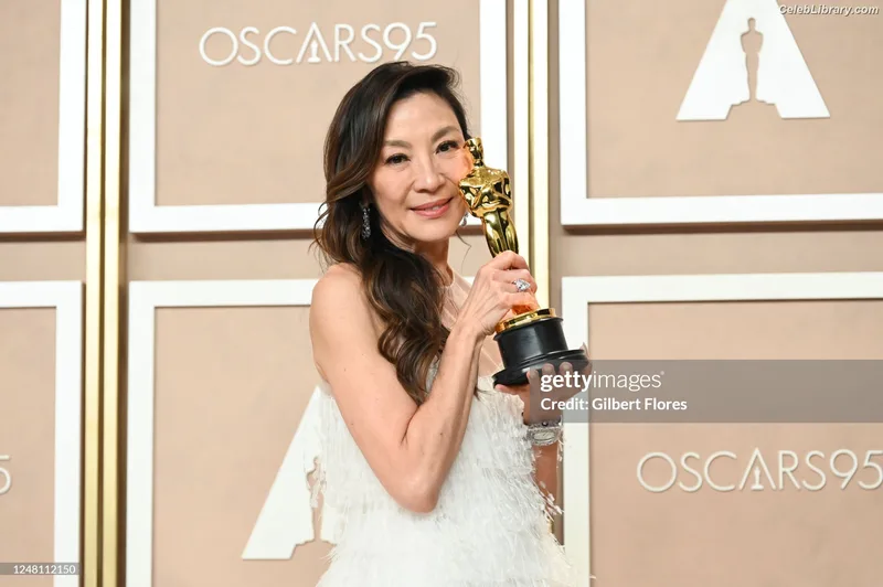 Michelle Yeoh photo 3 of 238