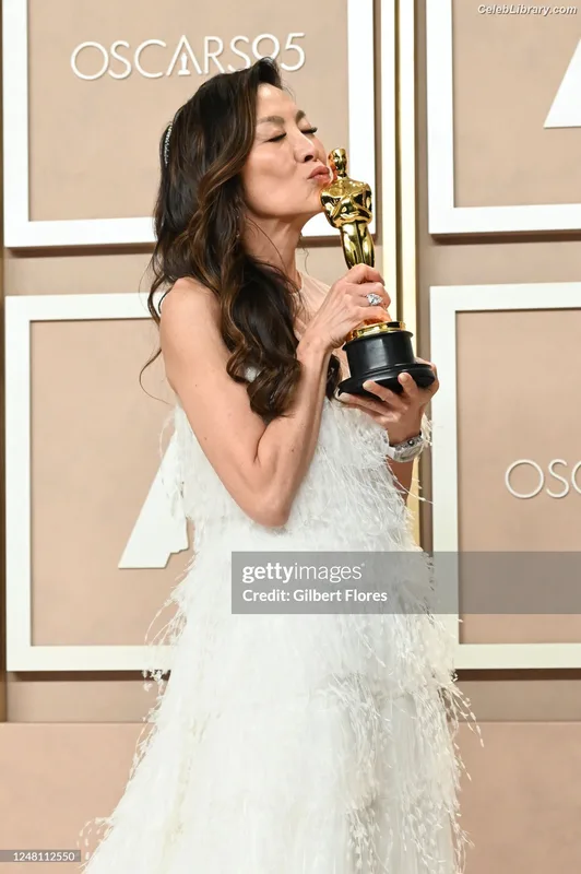 Michelle Yeoh photo 7 of 238