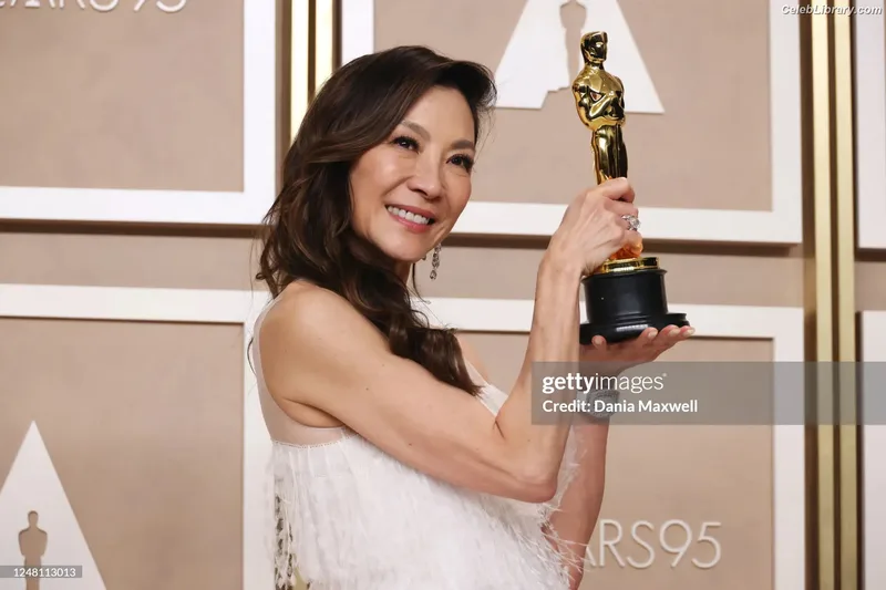 Michelle Yeoh photo 8 of 238