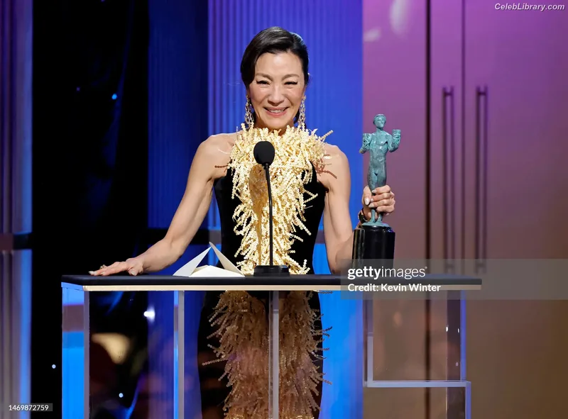 Michelle Yeoh photo 5 of 238