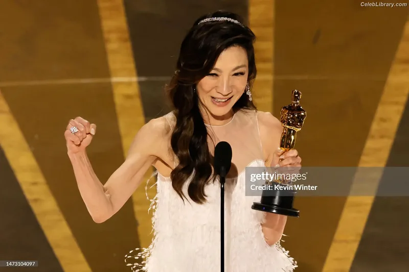 Michelle Yeoh photo 24 of 238