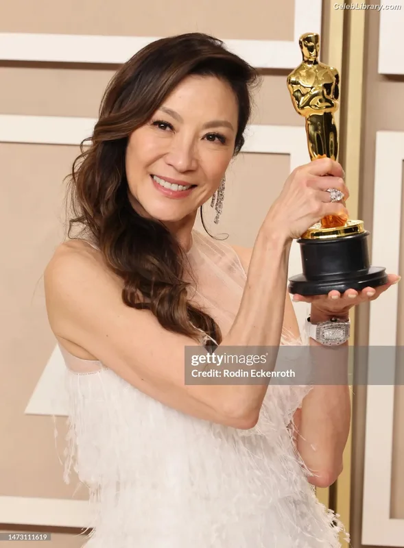 Michelle Yeoh photo 2 of 238
