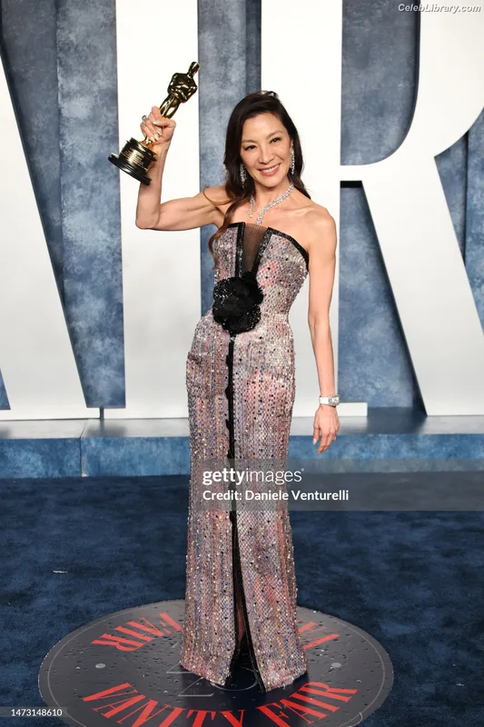 Michelle Yeoh photo 10 of 238