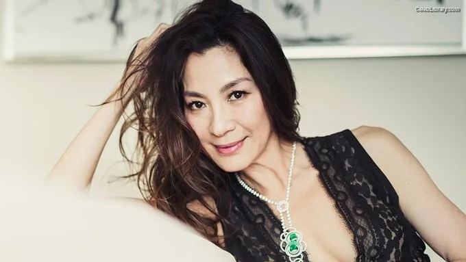 Michelle Yeoh photo 16 of 238