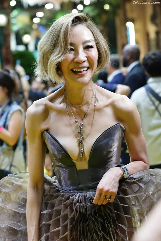 Michelle Yeoh photo 22 of 238