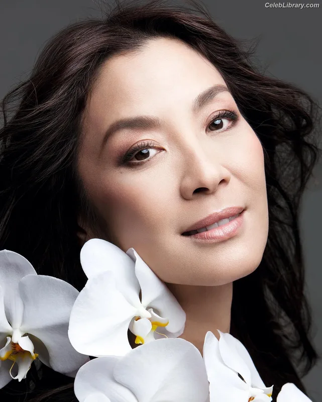 Michelle Yeoh photo 2 of 238