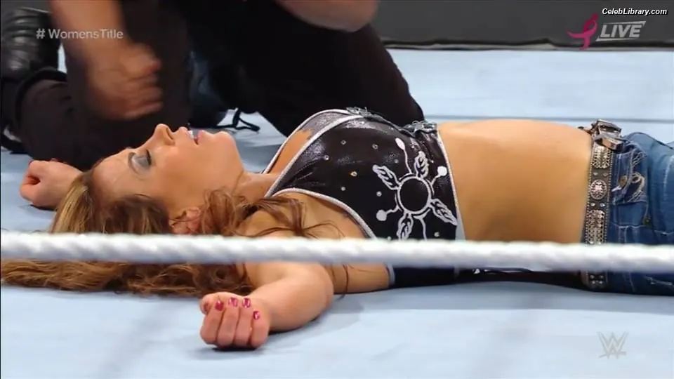 Mickie James photo 10 of 1067